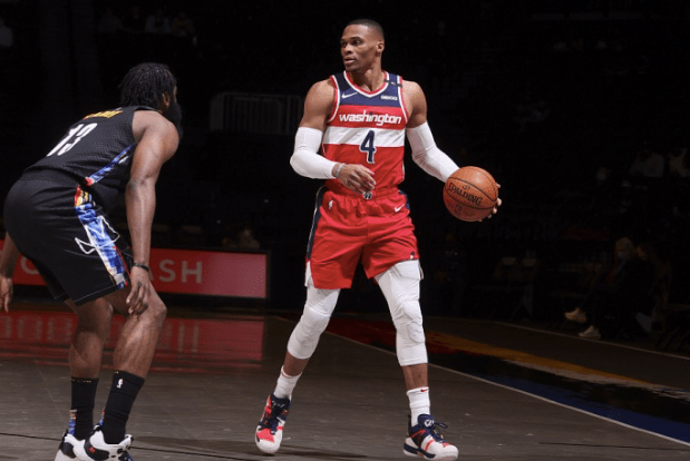 就有娱乐-关于莱万多夫斯基在TES比赛中精彩发挥，关键助攻引发热议！的信息